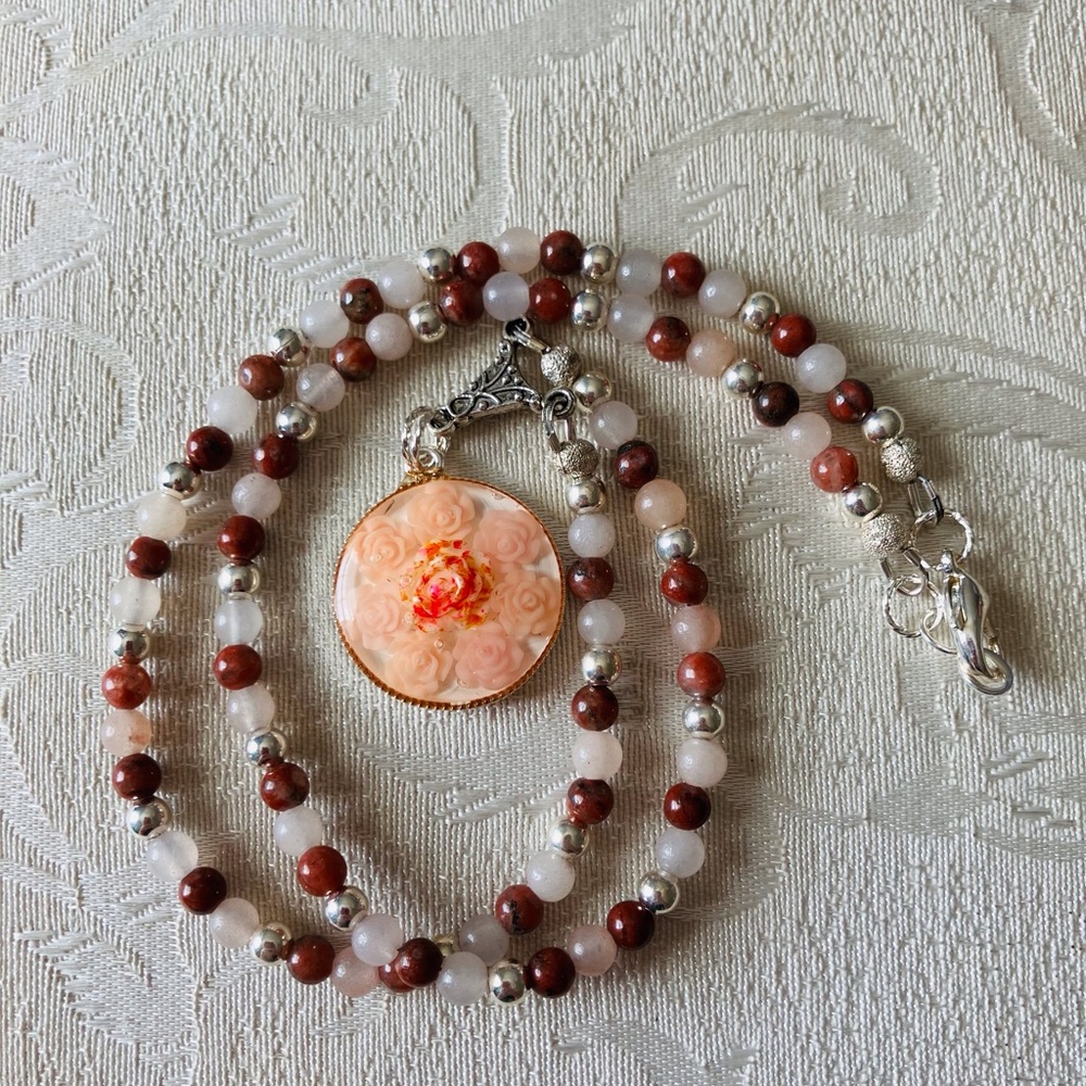 Hand Crafted Elegant Beaded Necklace with Floral Pendant 18 Inches